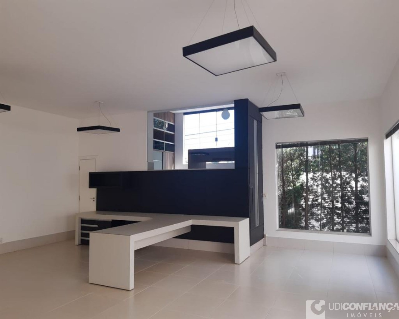 Casa à venda com 3 quartos, 315m² - Foto 5