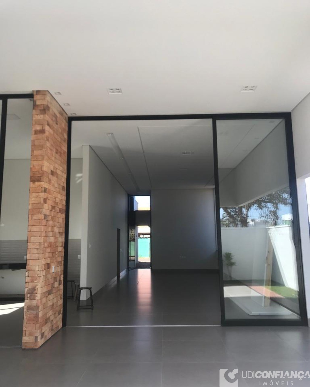 Casa à venda com 3 quartos, 213m² - Foto 5