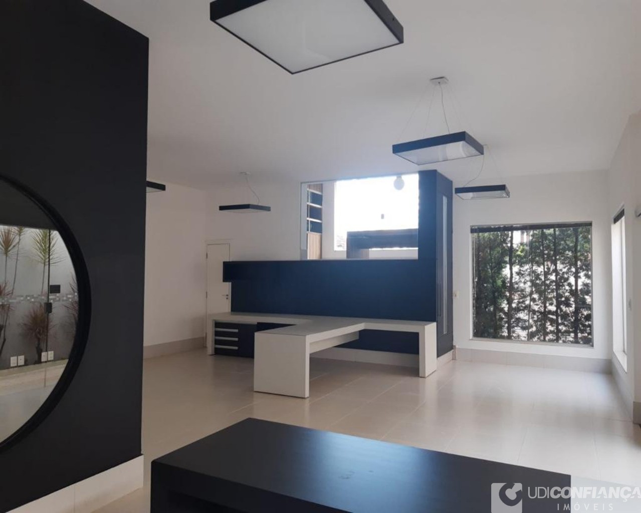 Casa à venda com 3 quartos, 315m² - Foto 7