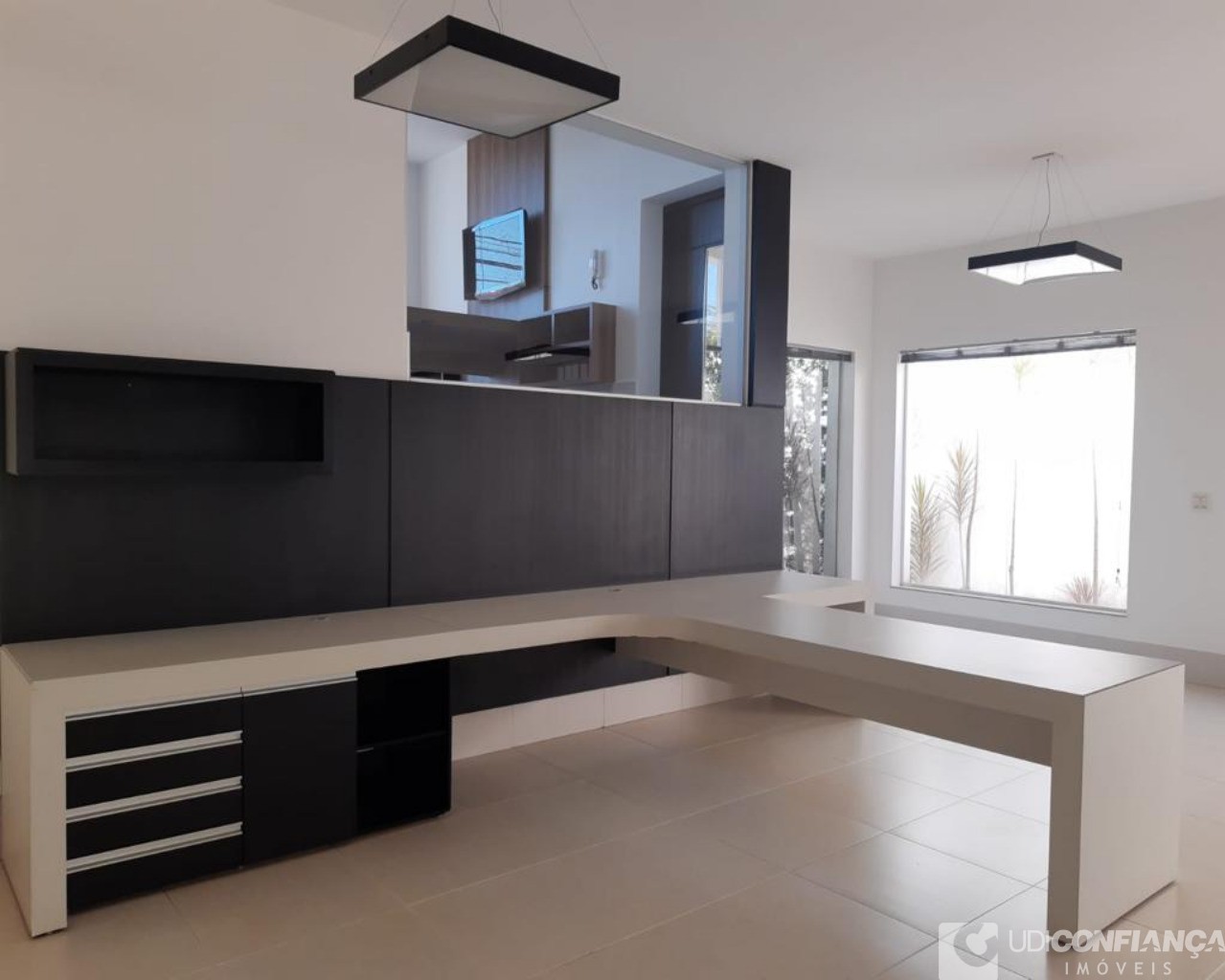 Casa à venda com 3 quartos, 315m² - Foto 3