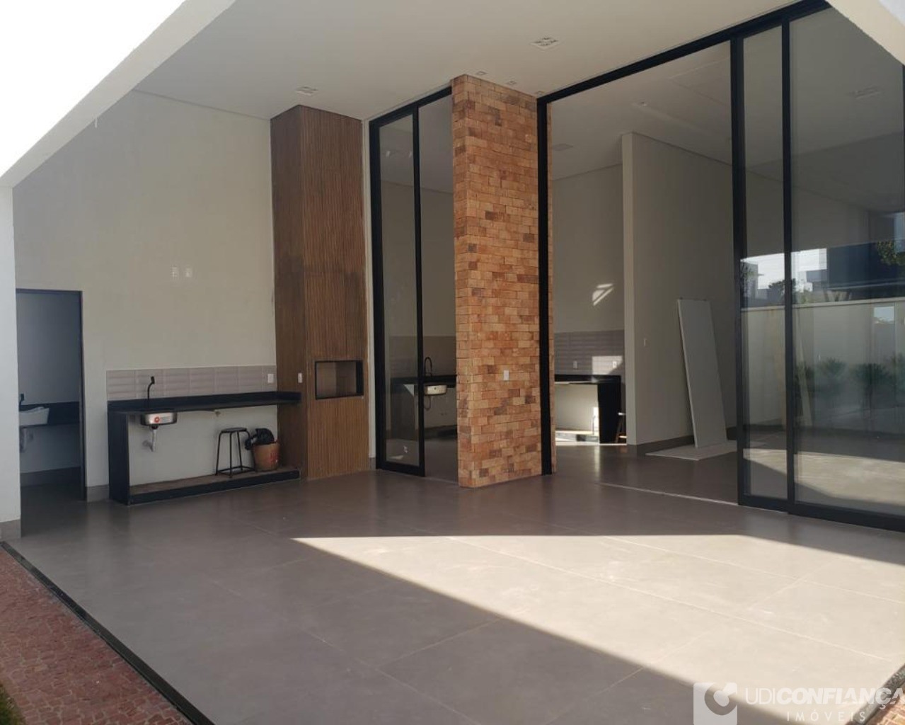 Casa à venda com 3 quartos, 213m² - Foto 18