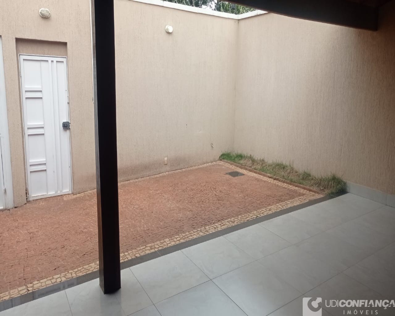 Casa à venda com 3 quartos, 277m² - Foto 3