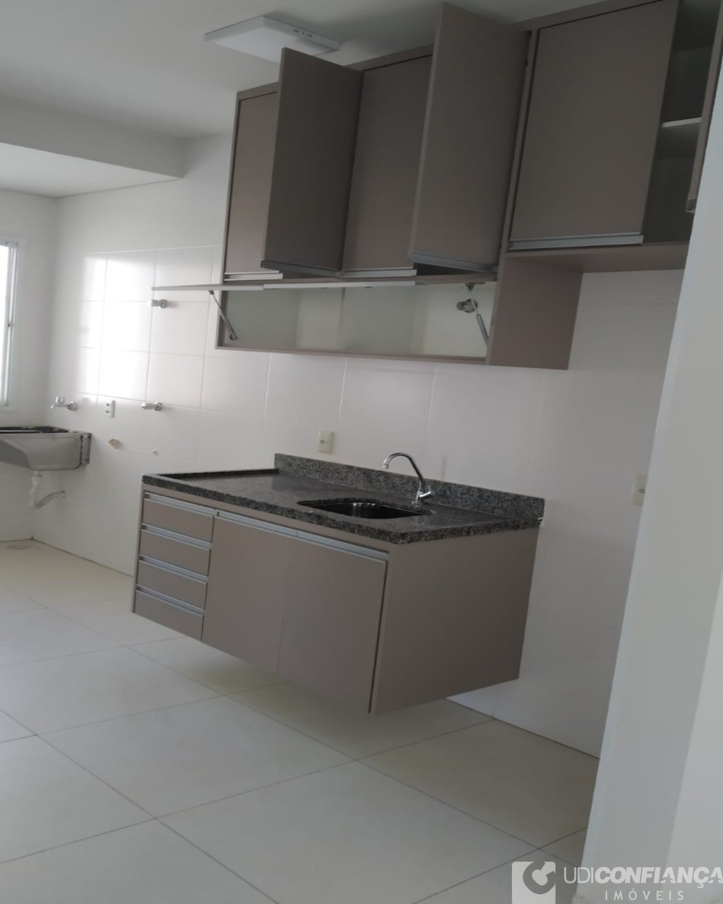 Apartamento à venda com 2 quartos, 60m² - Foto 11