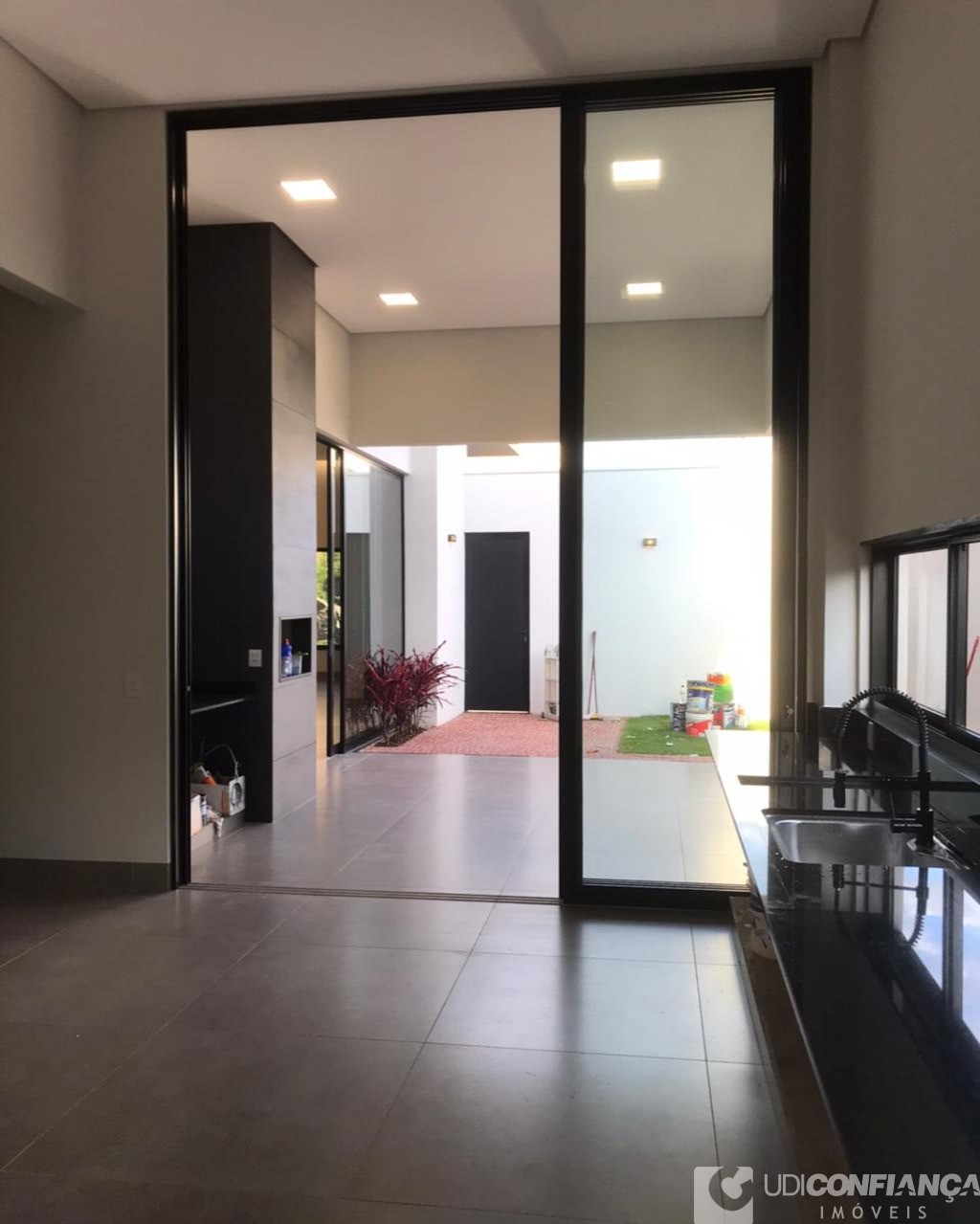 Casa à venda com 4 quartos, 215m² - Foto 13