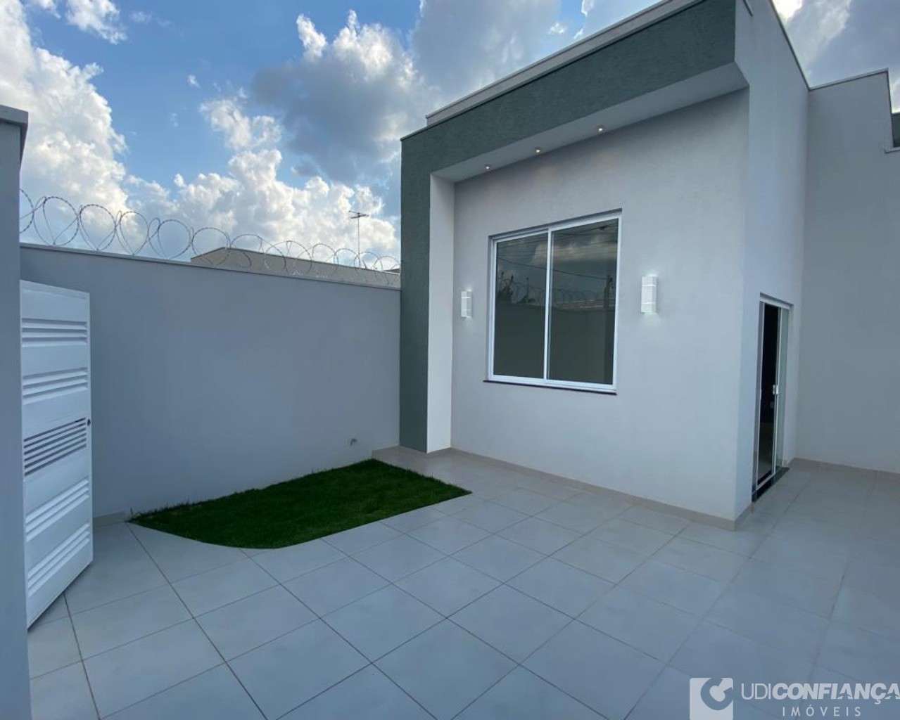 Casa à venda com 3 quartos, 89m² - Foto 3