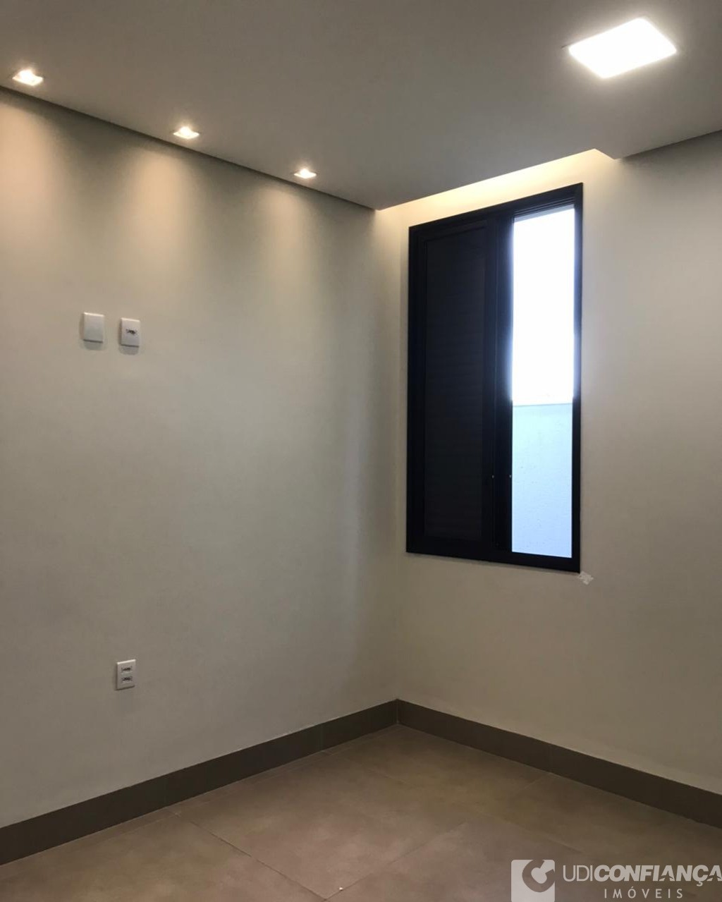 Casa à venda com 4 quartos, 215m² - Foto 15