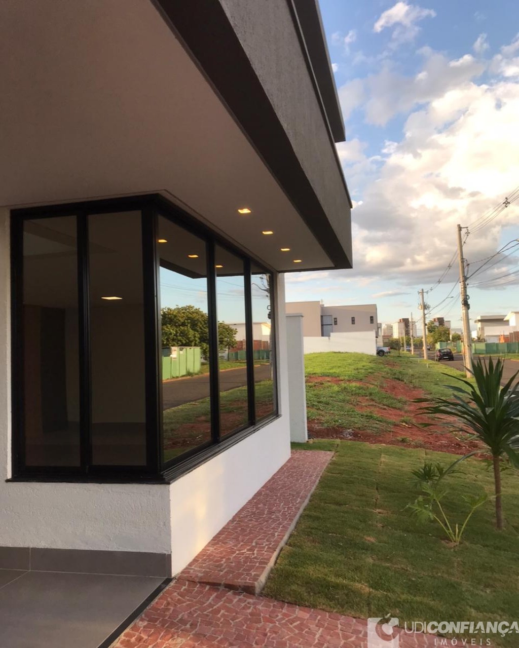 Casa à venda com 4 quartos, 215m² - Foto 16