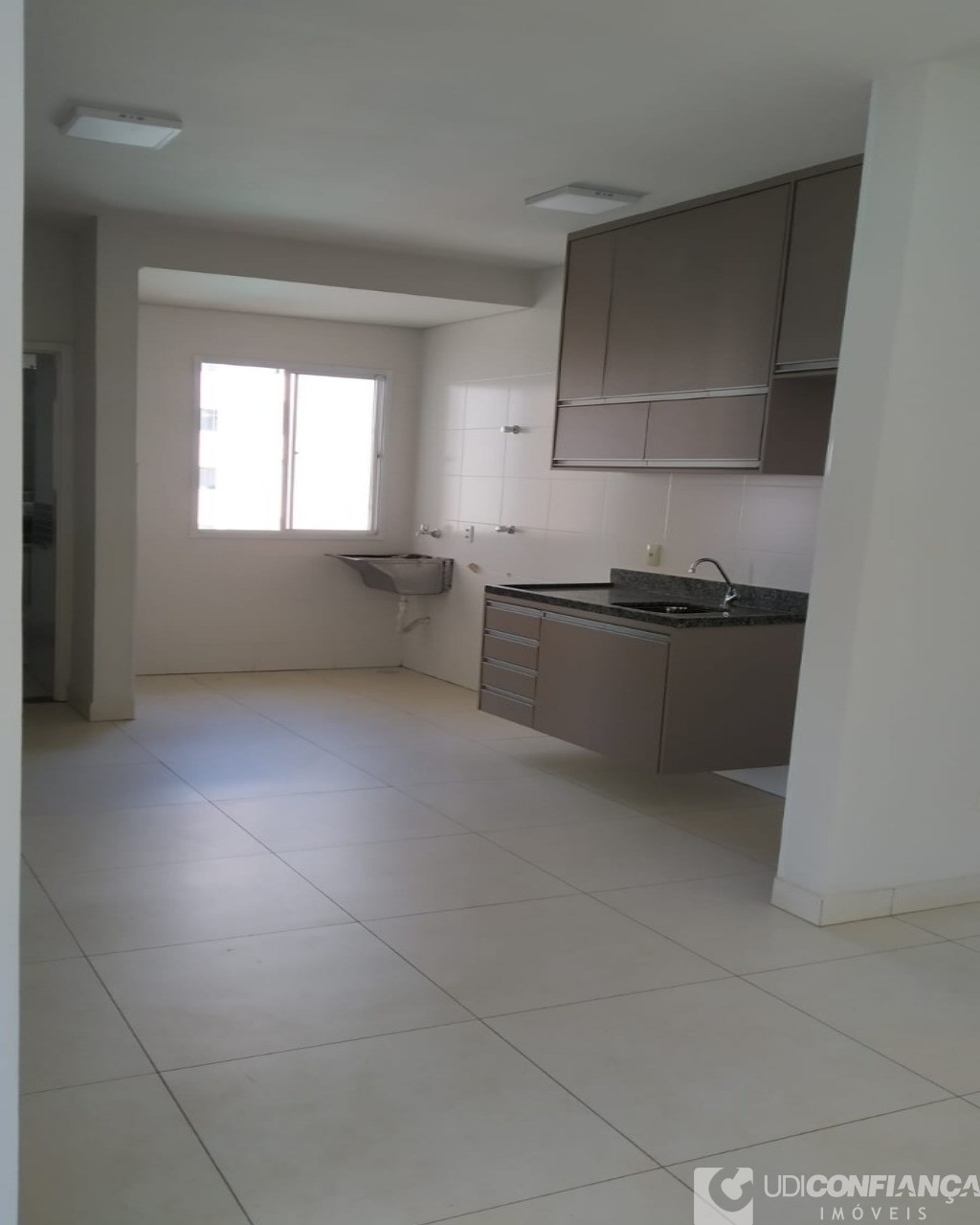 Apartamento à venda com 2 quartos, 60m² - Foto 4