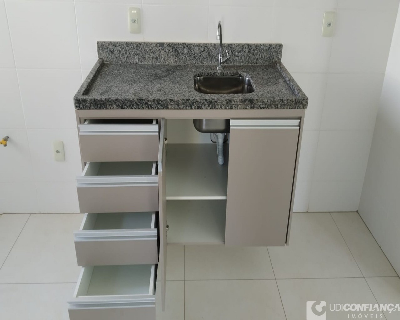 Apartamento à venda com 2 quartos, 60m² - Foto 8