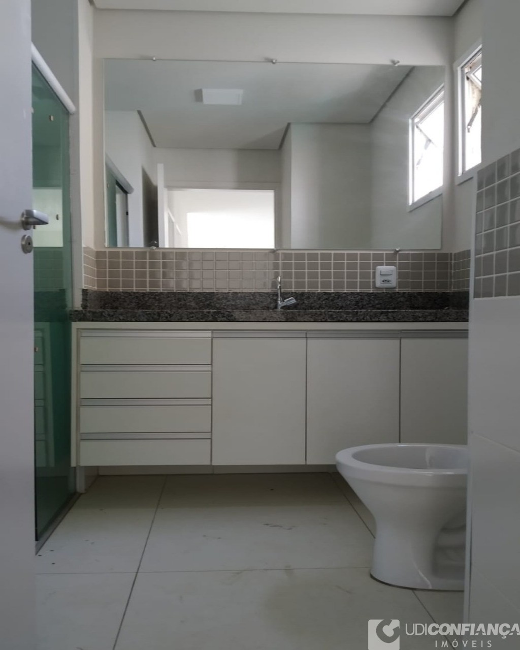 Apartamento à venda com 2 quartos, 60m² - Foto 27