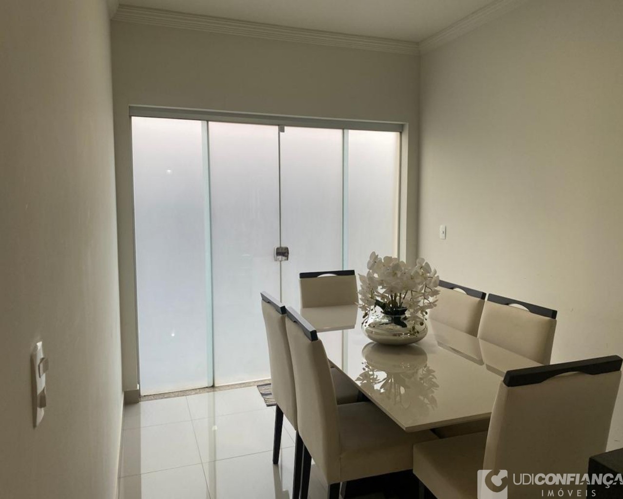 Casa à venda com 3 quartos, 220m² - Foto 11