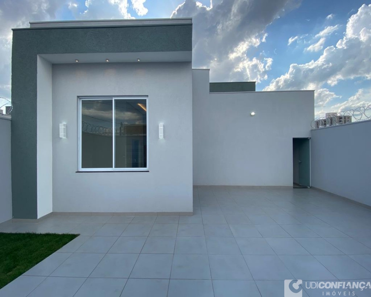 Casa à venda com 3 quartos, 89m² - Foto 2