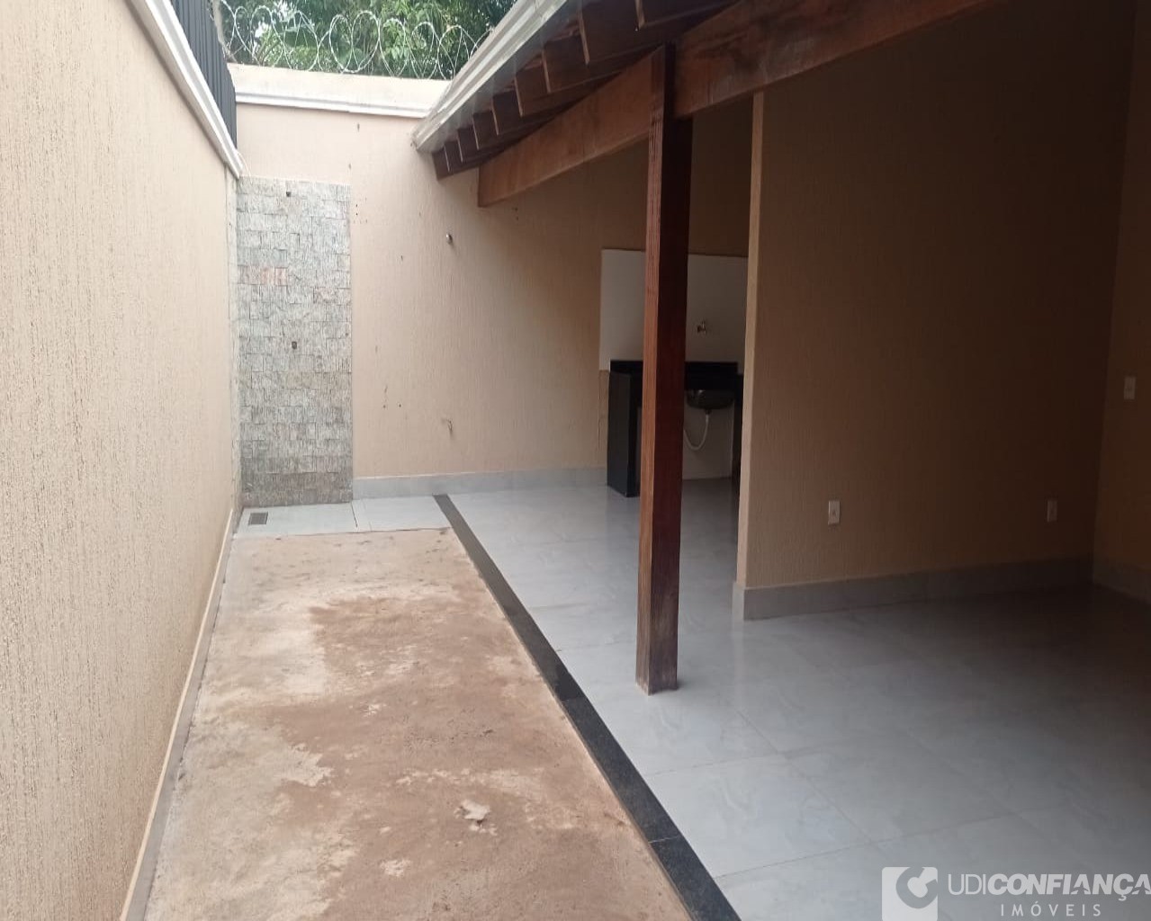 Casa à venda com 3 quartos, 277m² - Foto 4