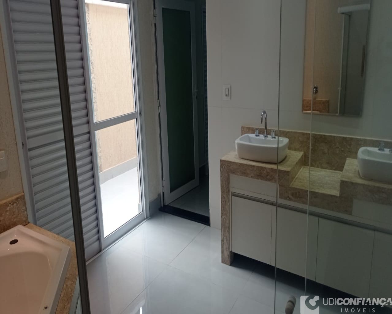 Casa à venda com 3 quartos, 277m² - Foto 18