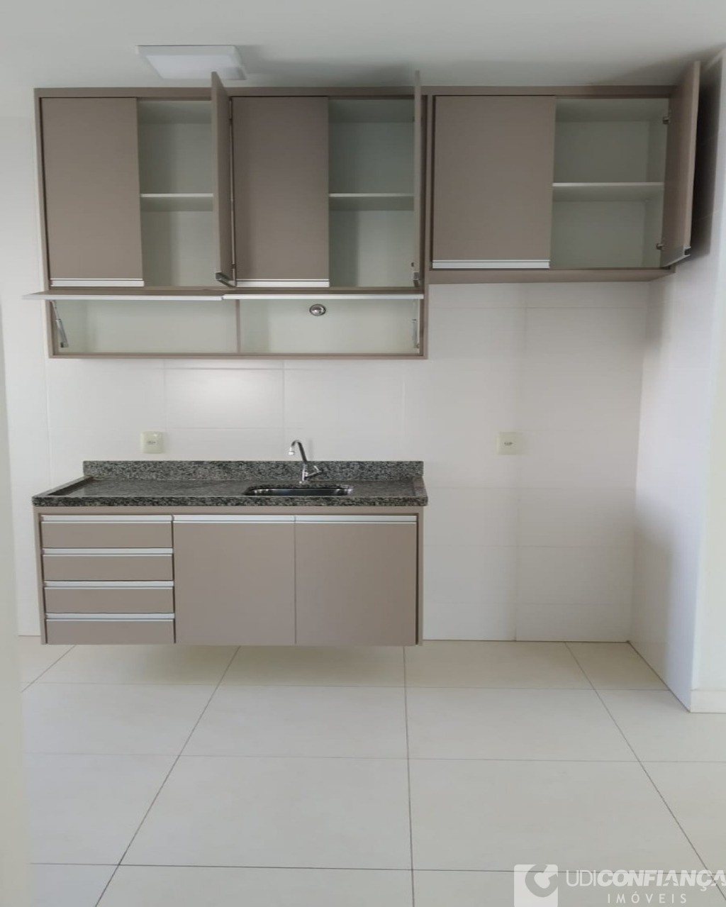 Apartamento à venda com 2 quartos, 60m² - Foto 9