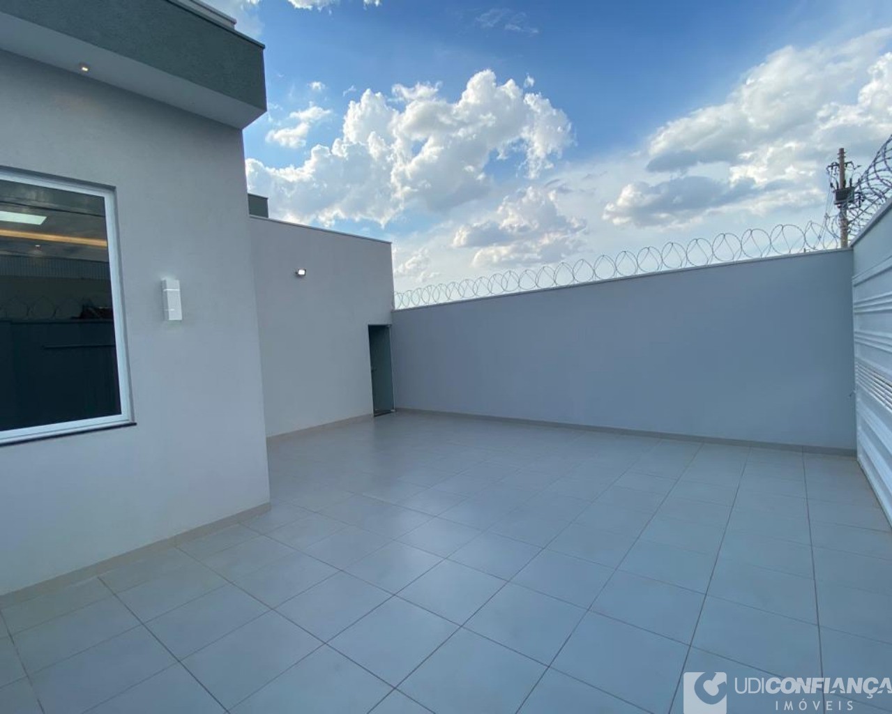 Casa à venda com 3 quartos, 89m² - Foto 4