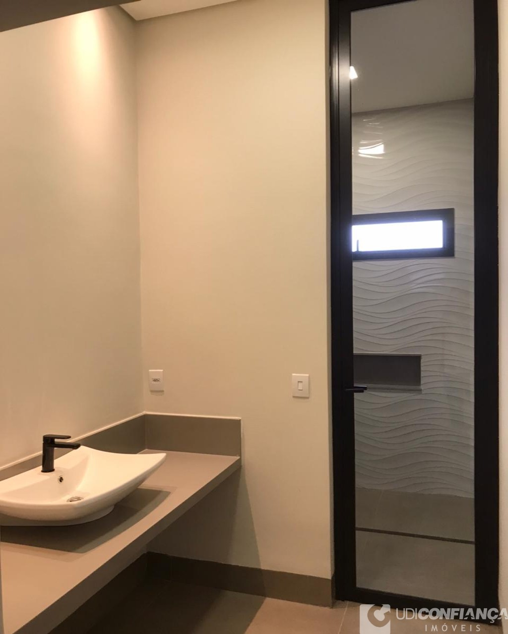 Casa à venda com 4 quartos, 215m² - Foto 5