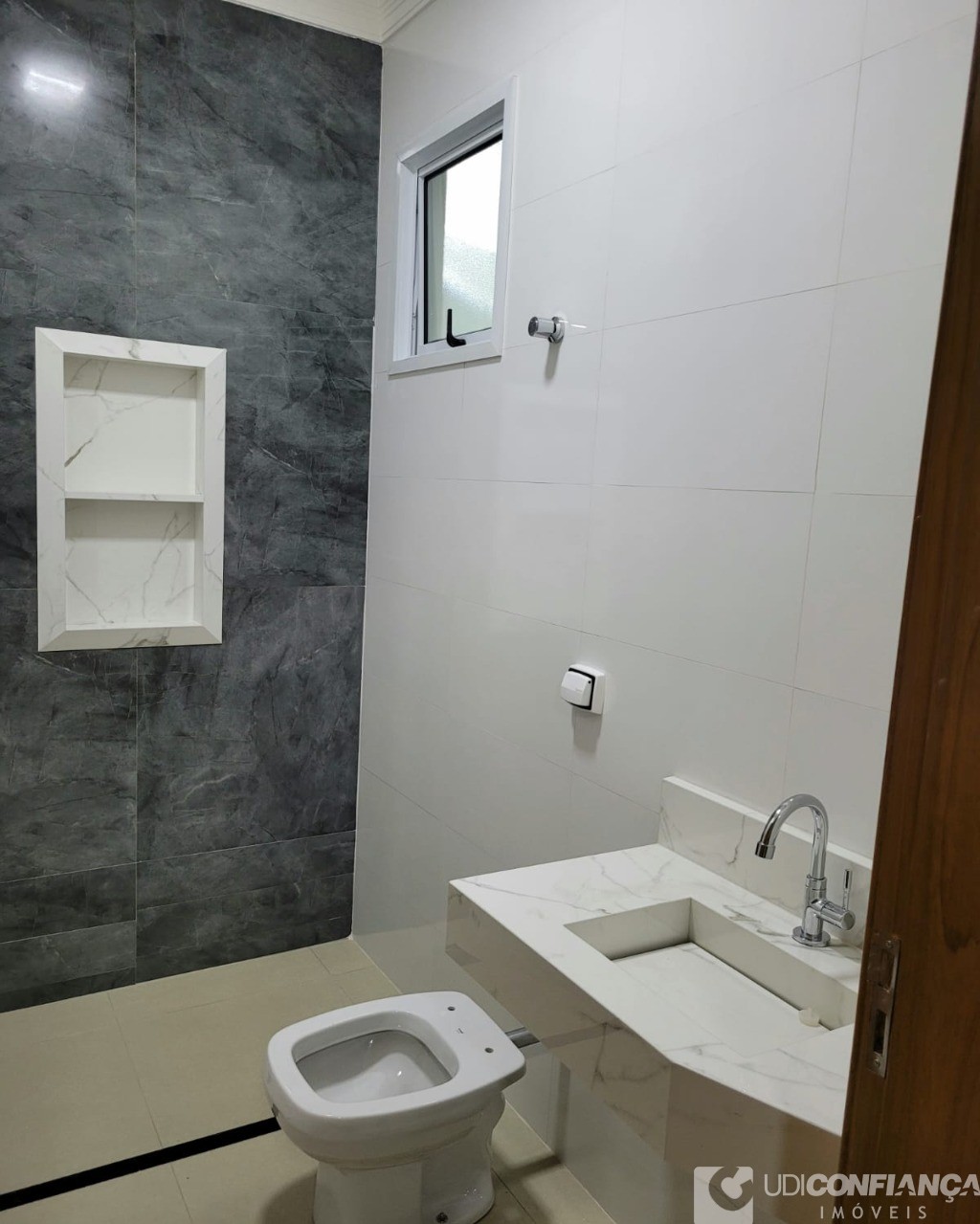 Casa à venda com 3 quartos, 130m² - Foto 11