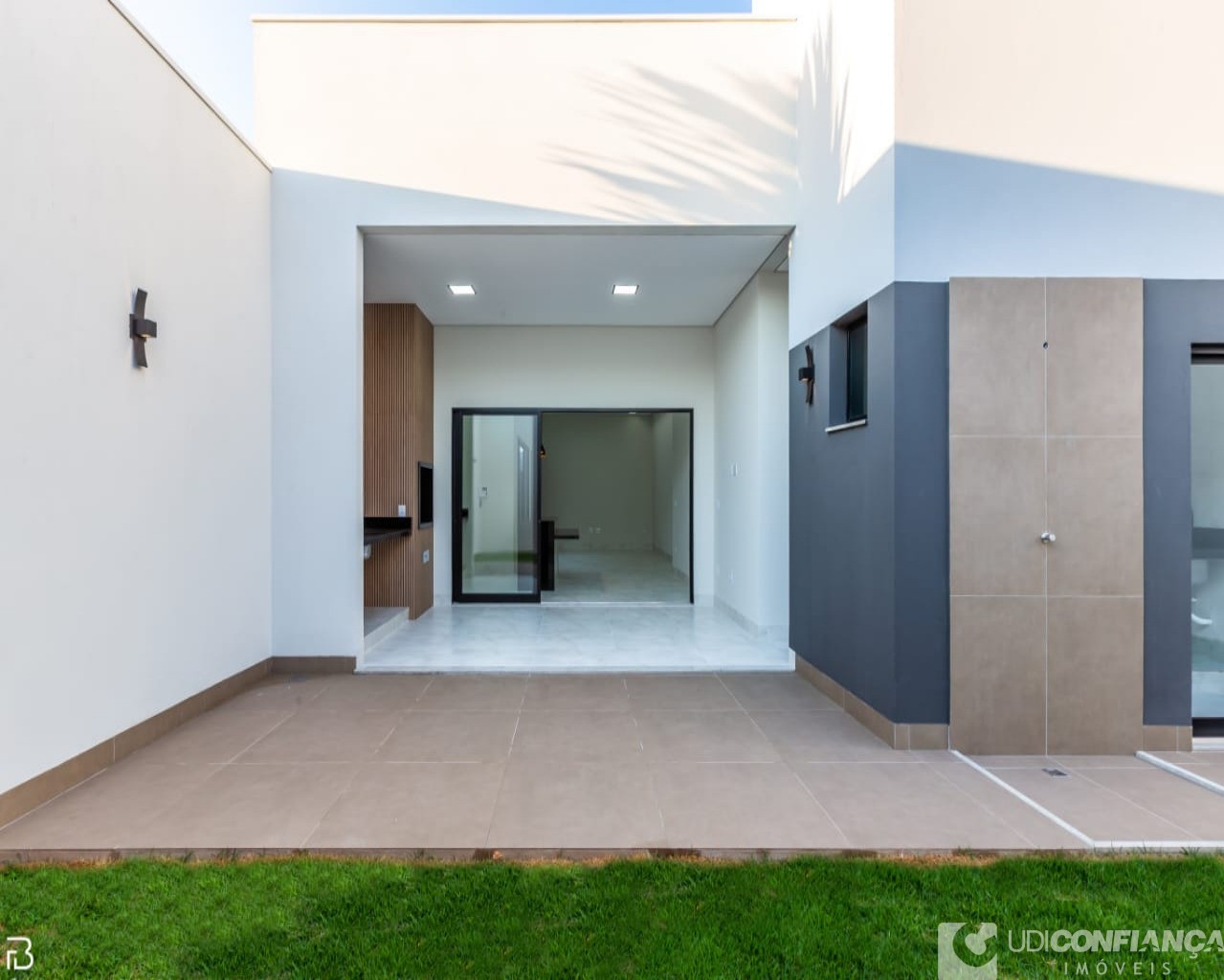 Casa à venda com 3 quartos, 146m² - Foto 2