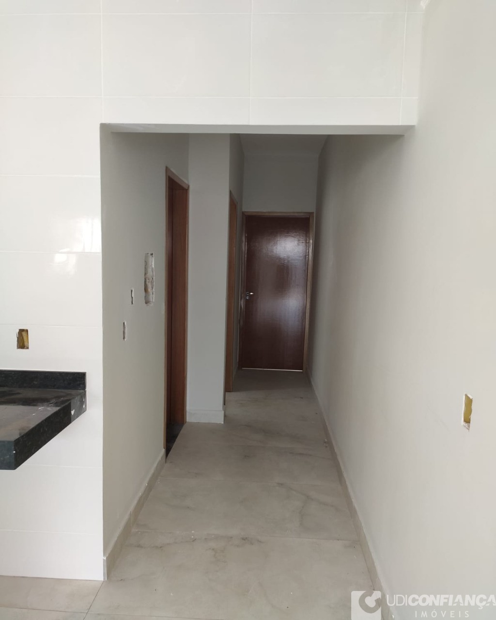 Casa à venda com 2 quartos, 67m² - Foto 3