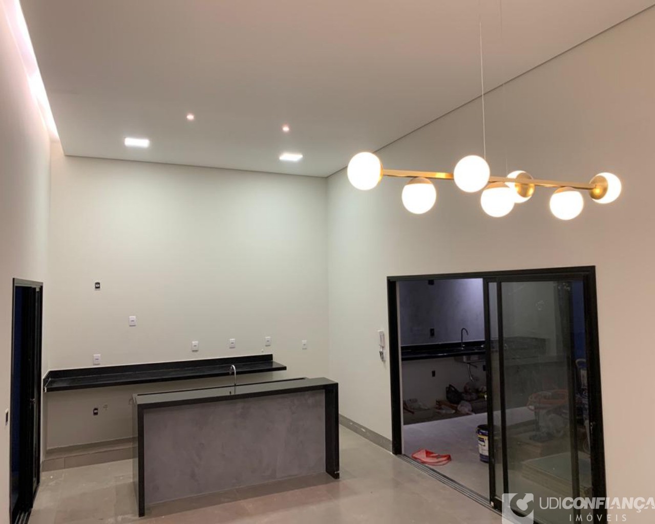 Casa à venda com 3 quartos, 180m² - Foto 3