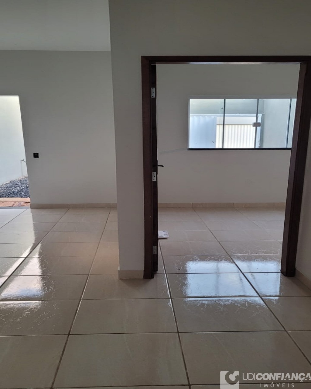 Casa à venda com 2 quartos, 57m² - Foto 8