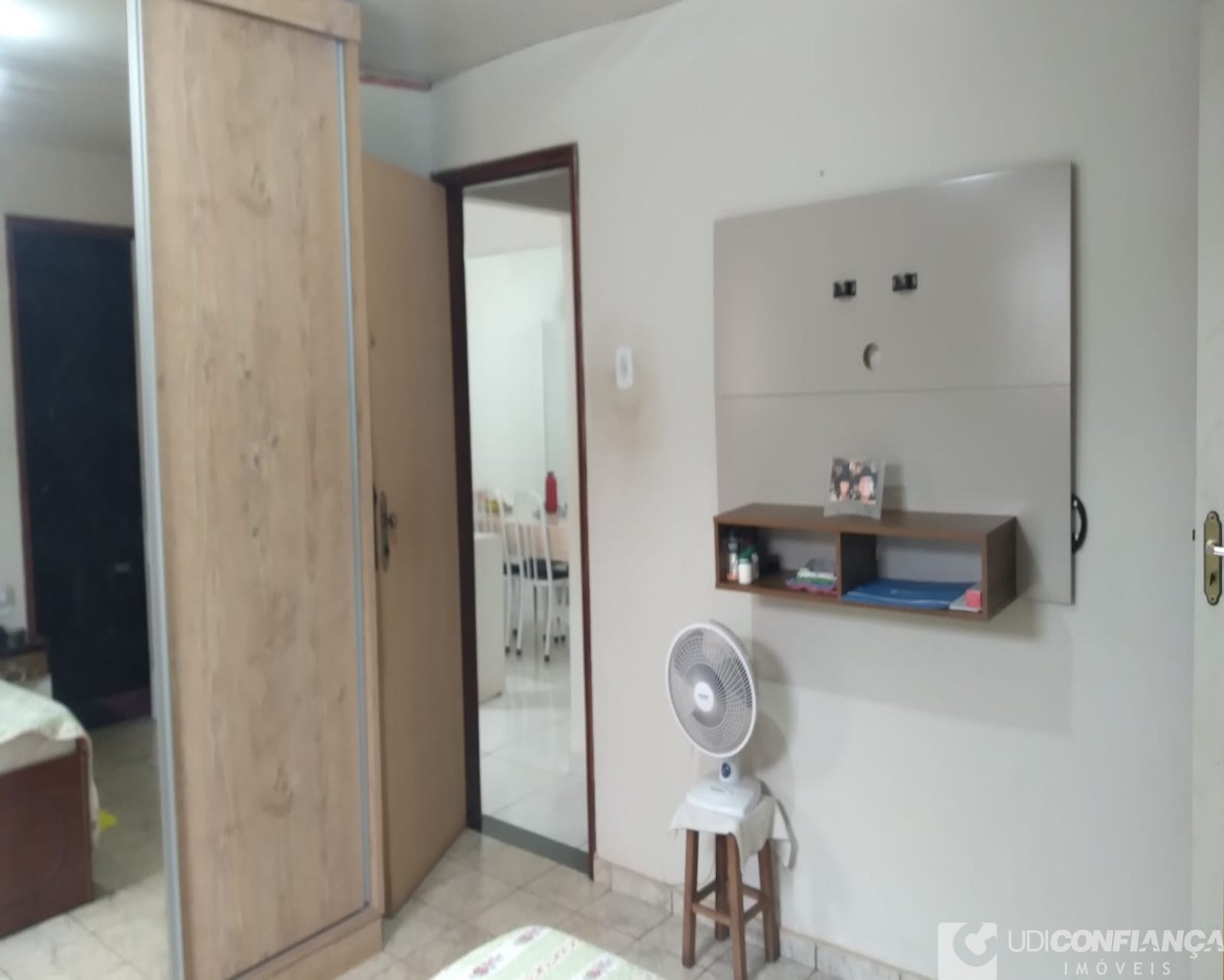 Casa à venda com 3 quartos, 300m² - Foto 1