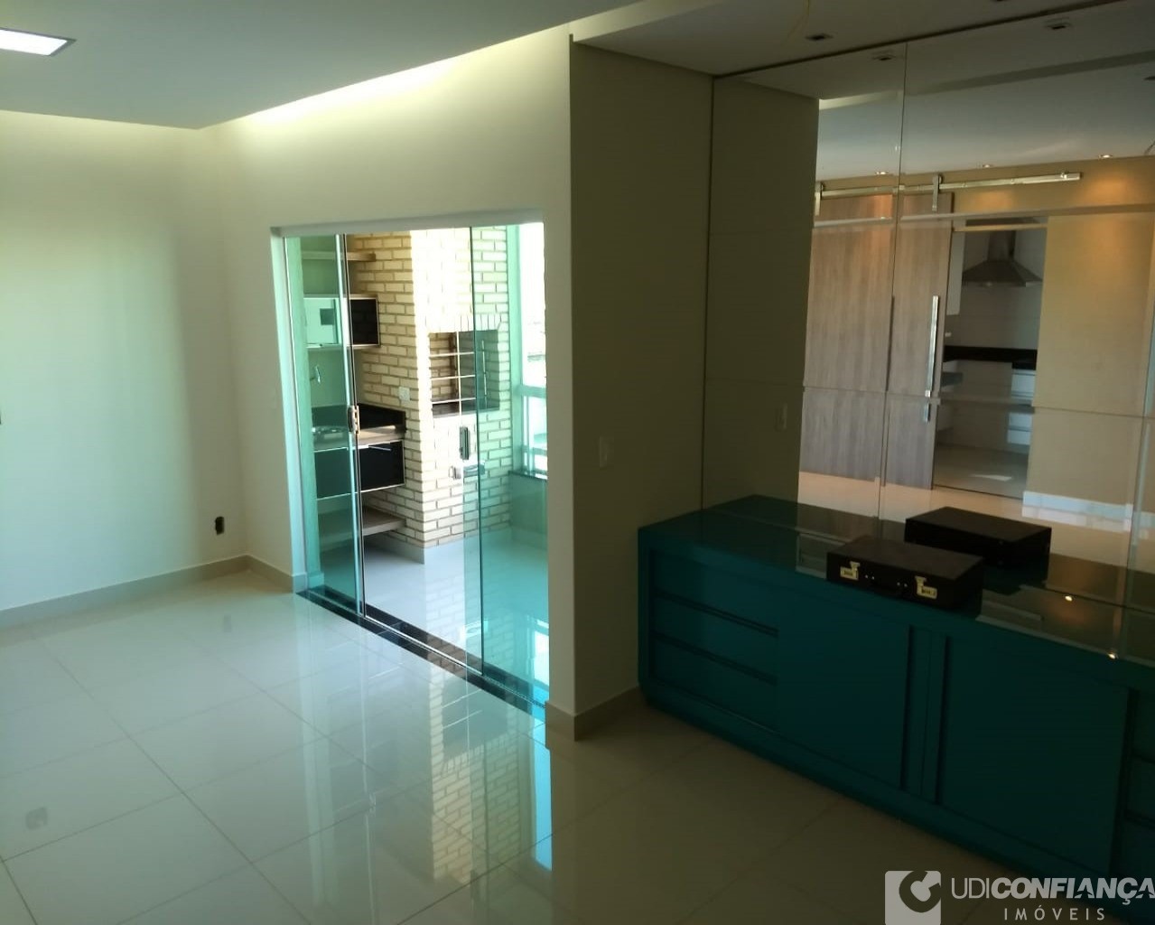 Apartamento à venda com 2 quartos, 92m² - Foto 1