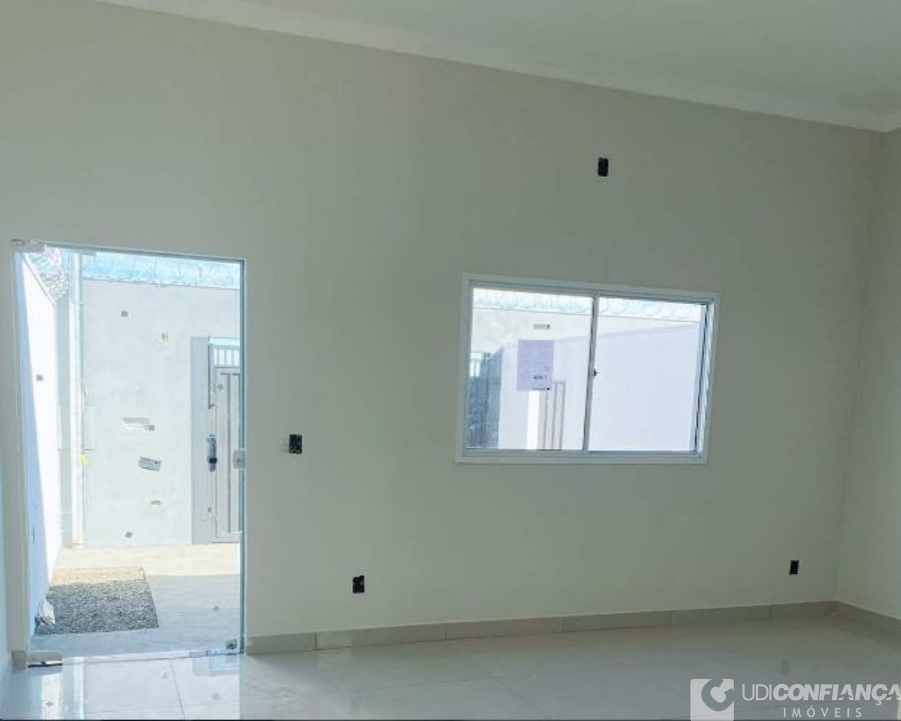 Casa à venda com 2 quartos, 66m² - Foto 3