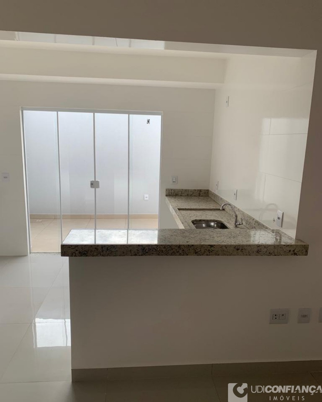 Apartamento à venda com 2 quartos, 52m² - Foto 2