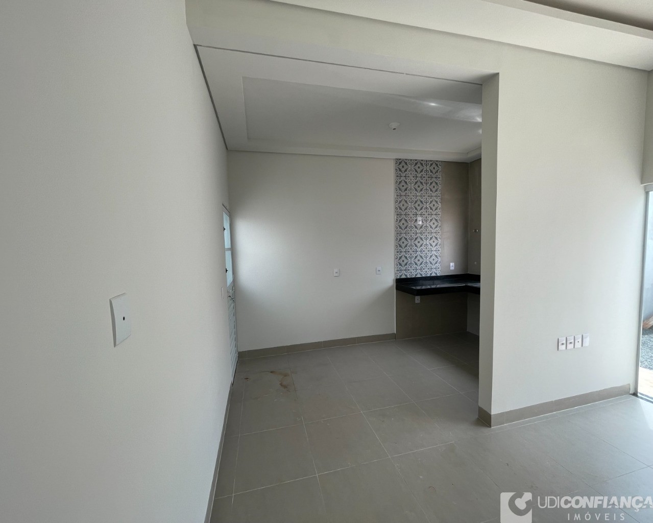 Casa à venda com 2 quartos, 59m² - Foto 4