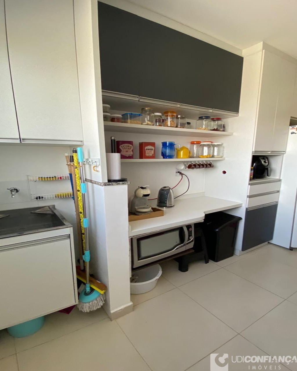 Apartamento à venda com 3 quartos, 75m² - Foto 12