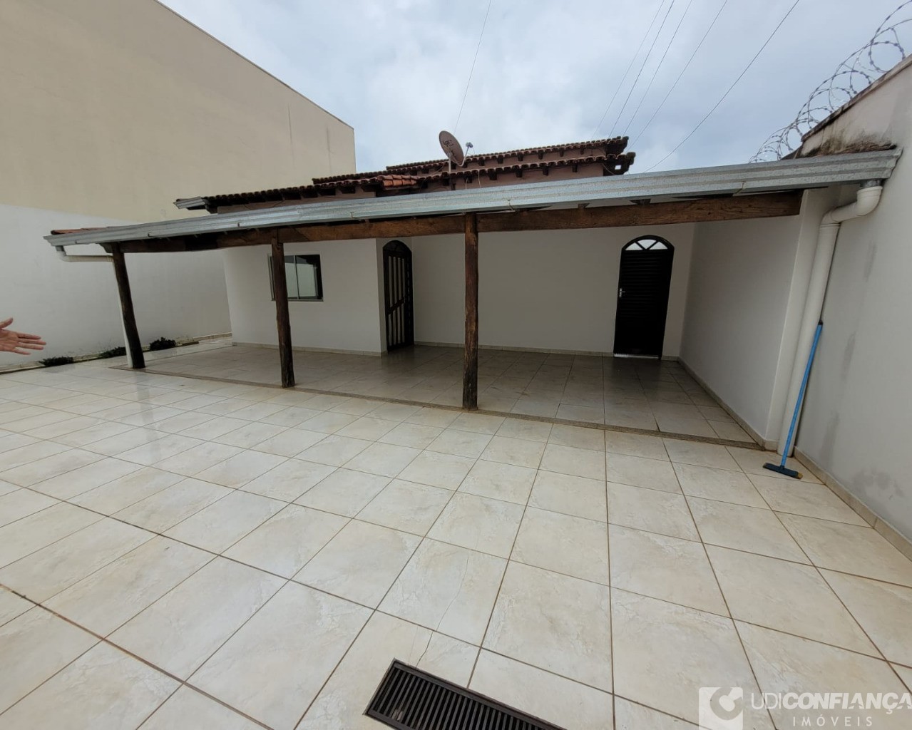 Casa à venda com 4 quartos, 230m² - Foto 3