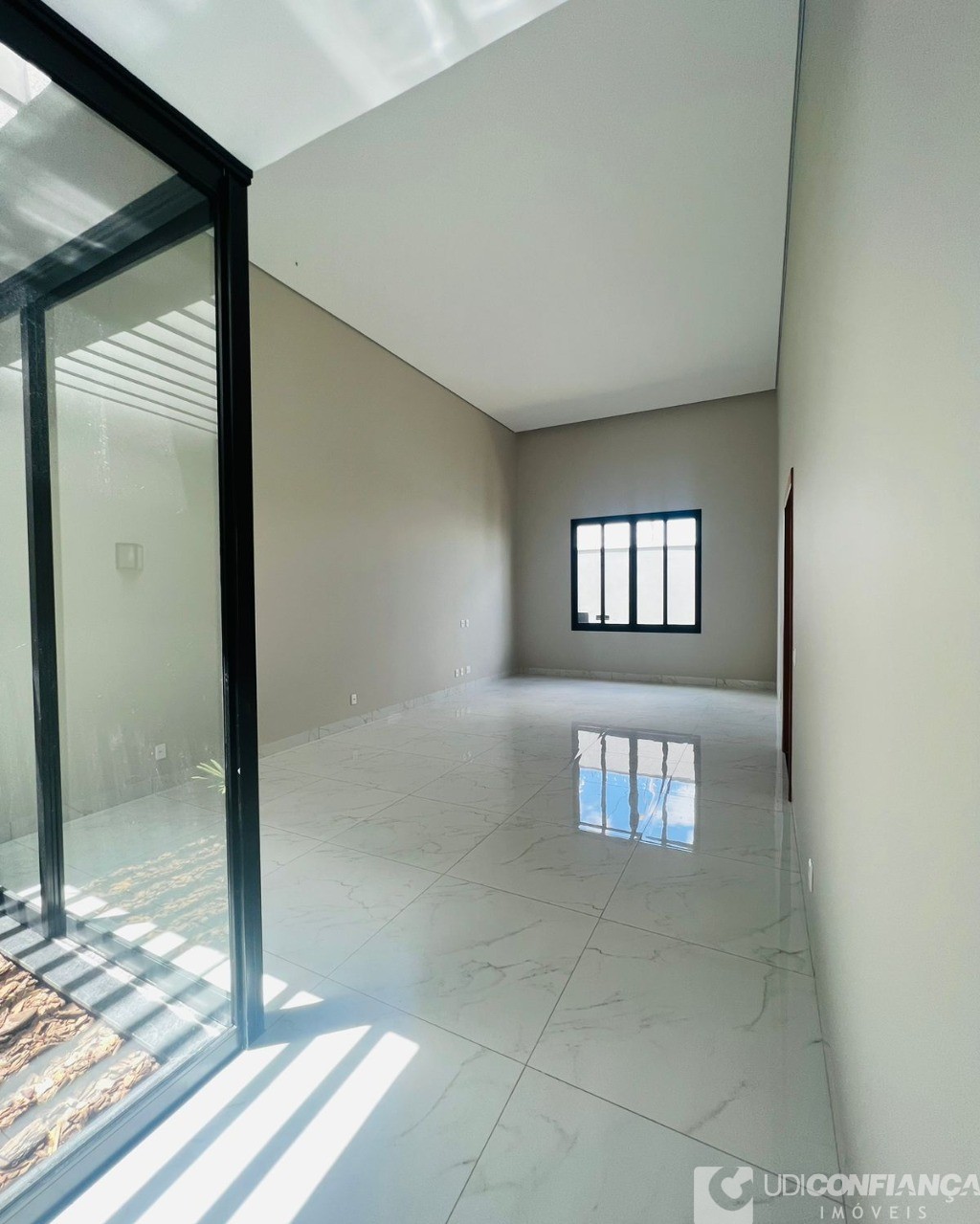 Casa à venda com 2 quartos, 250m² - Foto 14