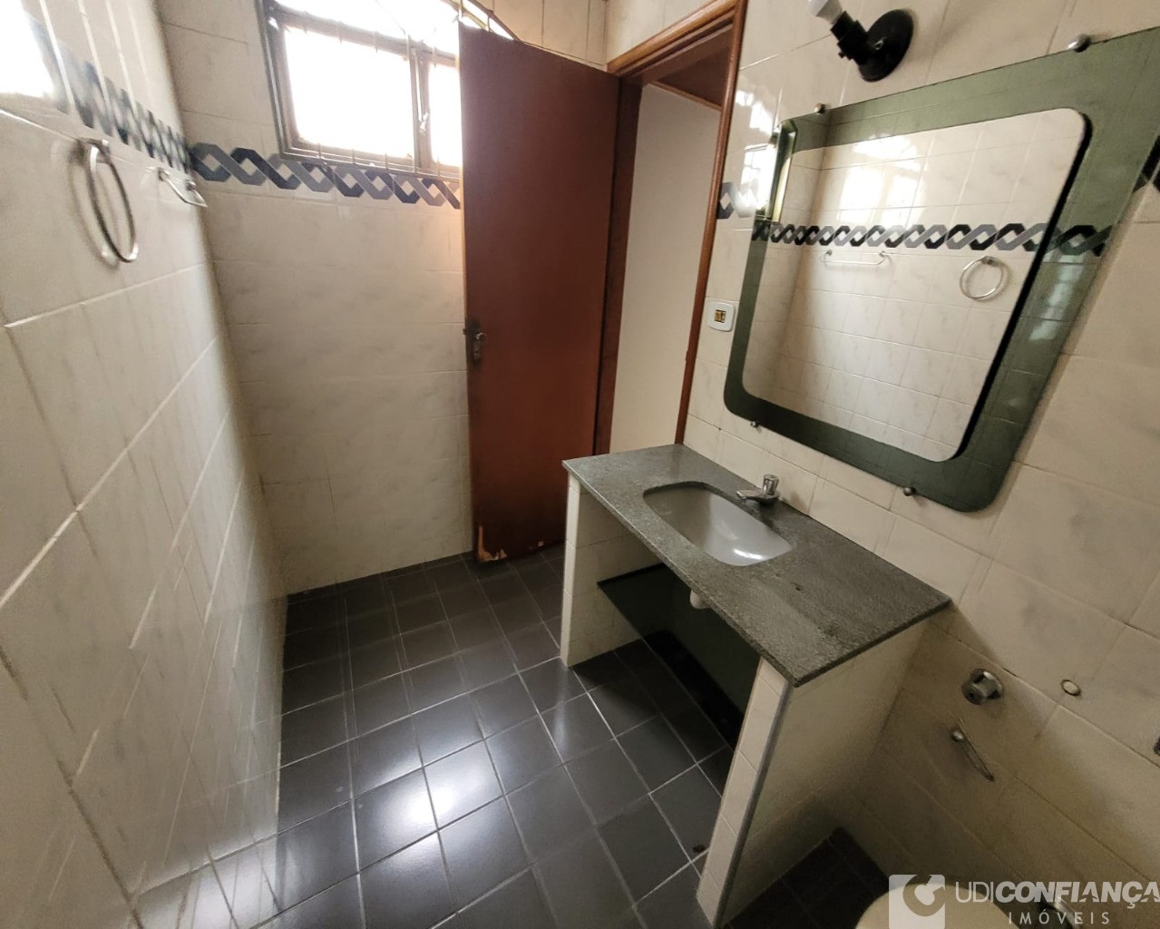 Casa à venda com 4 quartos, 230m² - Foto 18