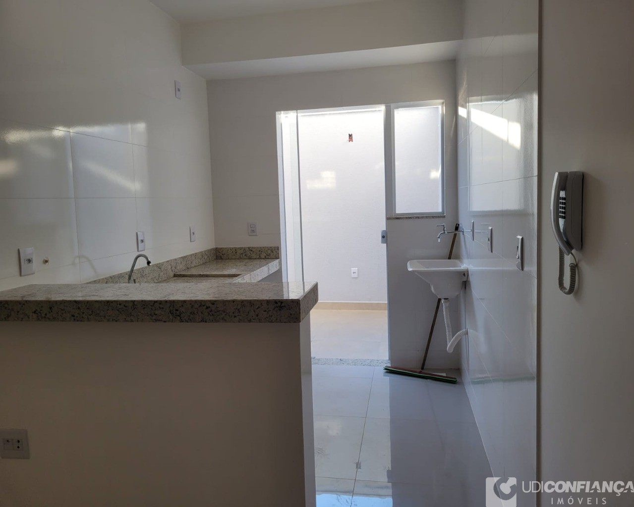 Apartamento à venda com 2 quartos, 52m² - Foto 3