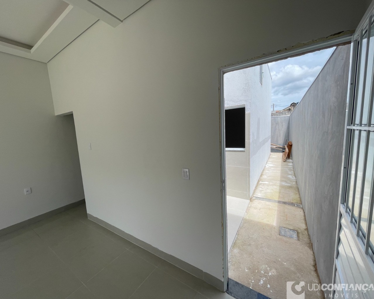 Casa à venda com 2 quartos, 59m² - Foto 2