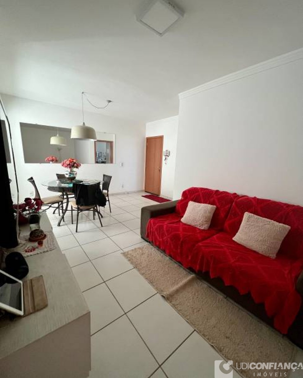 Apartamento à venda com 3 quartos, 80m² - Foto 2