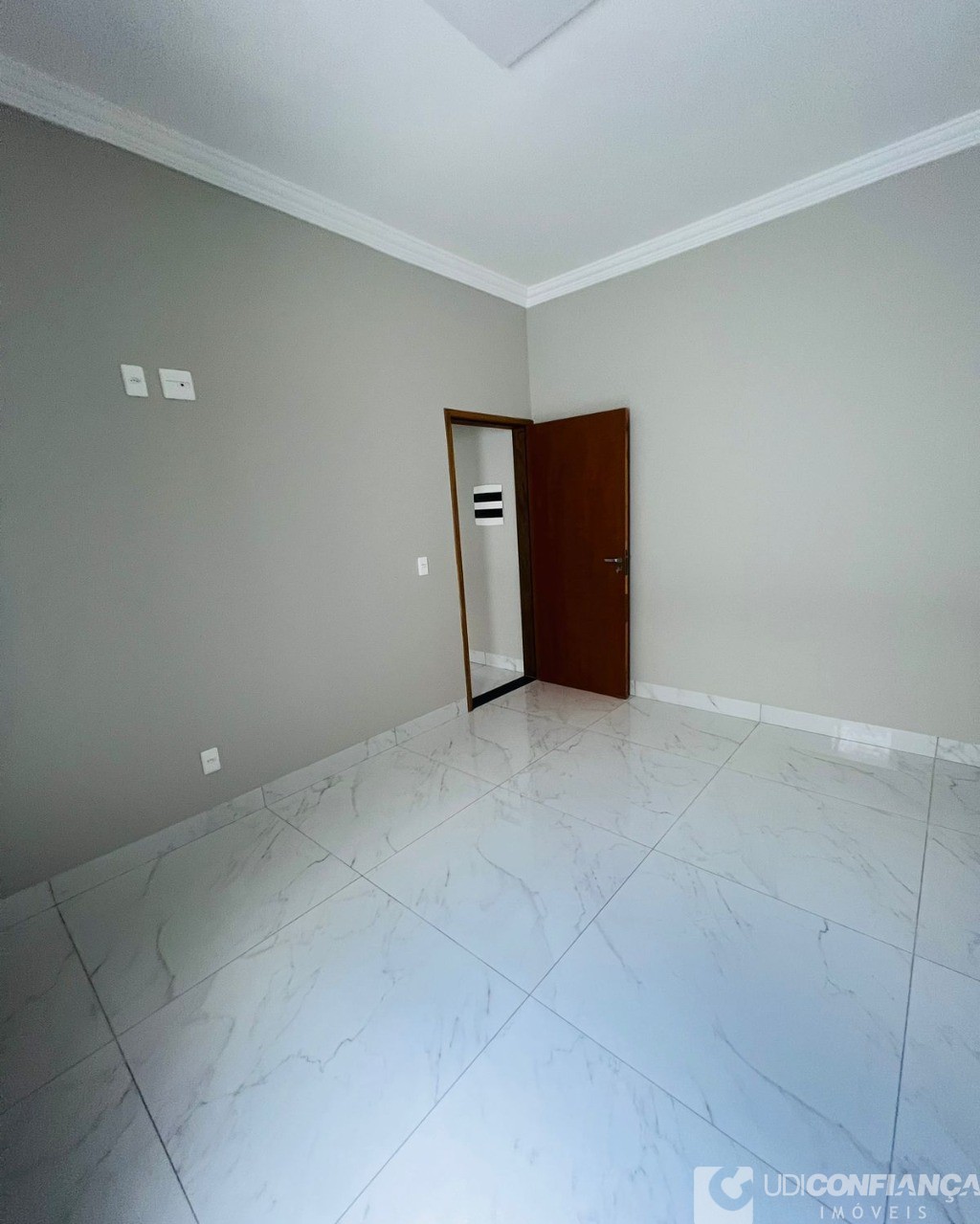 Casa à venda com 2 quartos, 250m² - Foto 13