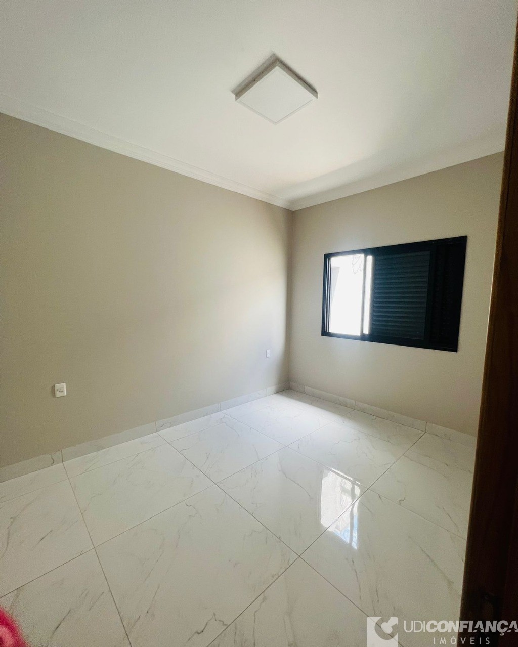 Casa à venda com 2 quartos, 250m² - Foto 18