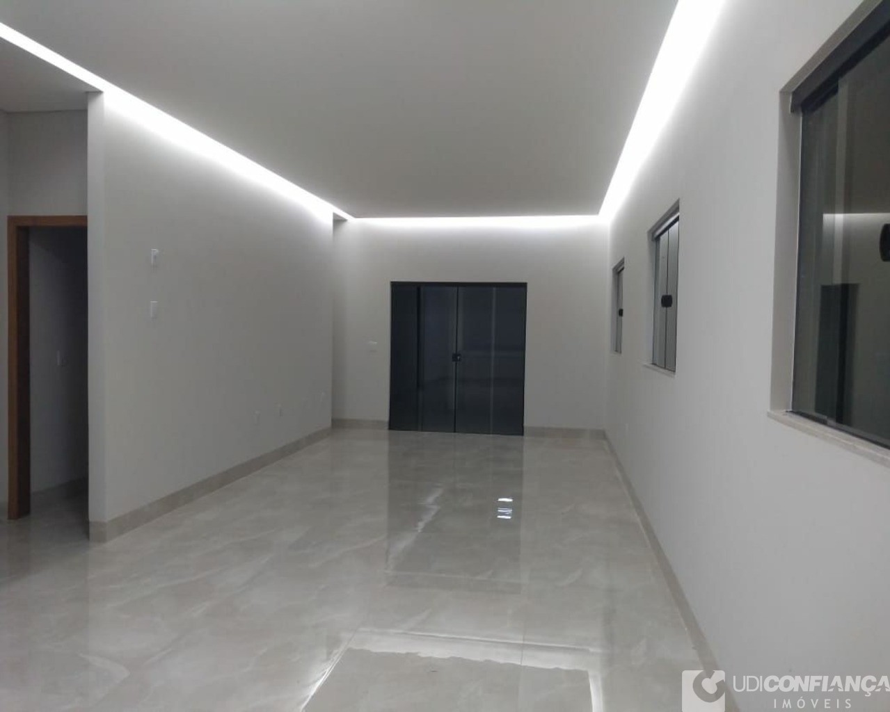 Casa à venda com 3 quartos, 200m² - Foto 8