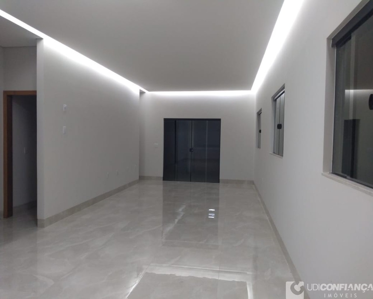 Casa à venda com 3 quartos, 200m² - Foto 14