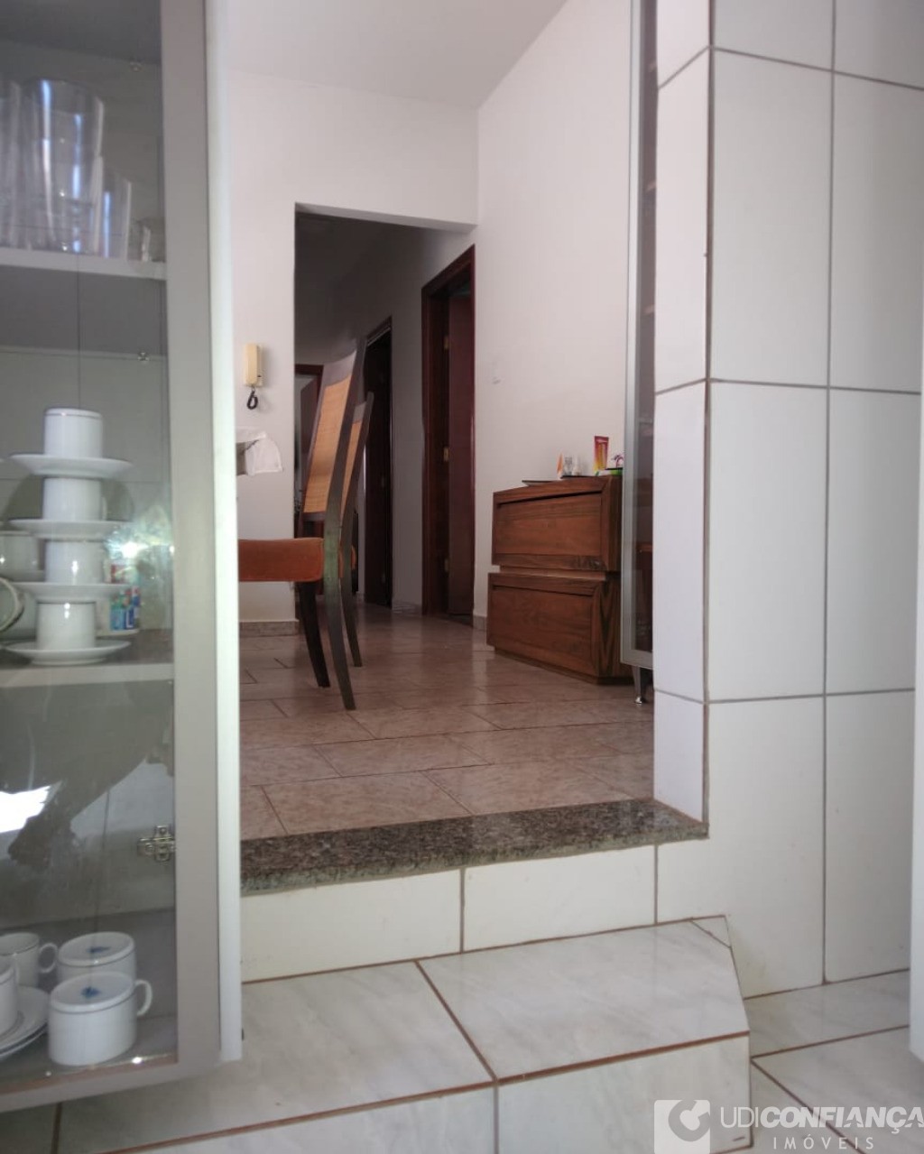 Casa à venda com 4 quartos, 211m² - Foto 2