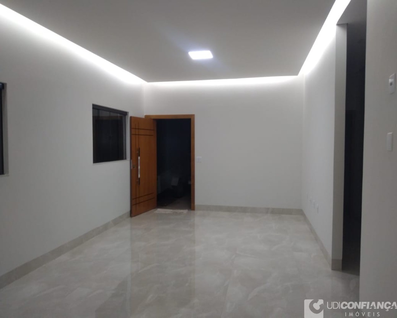 Casa à venda com 3 quartos, 200m² - Foto 10