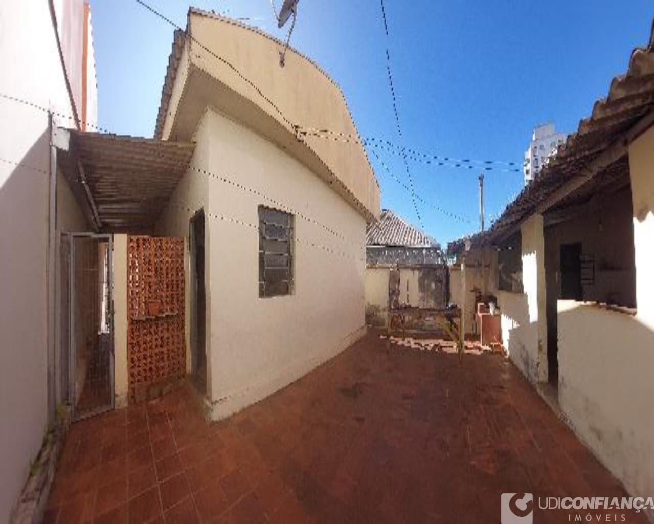 Casa à venda com 4 quartos, 150m² - Foto 1