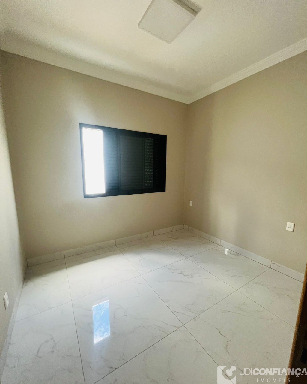 Casa à venda com 2 quartos, 250m² - Foto 16