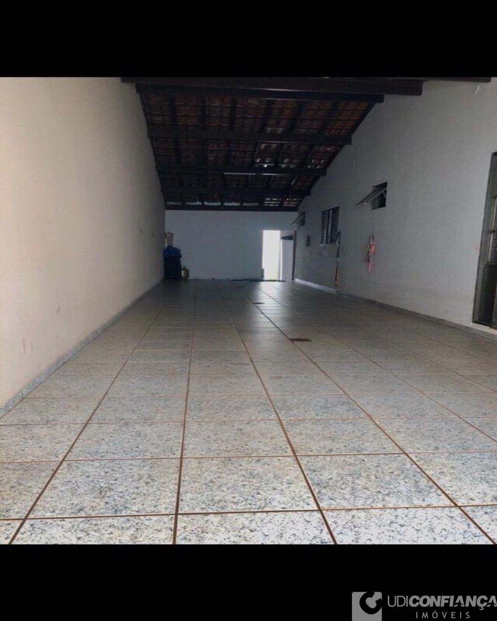 Casa à venda com 4 quartos, 211m² - Foto 4