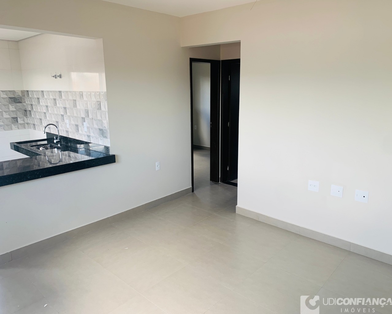 Apartamento à venda com 2 quartos, 58m² - Foto 2