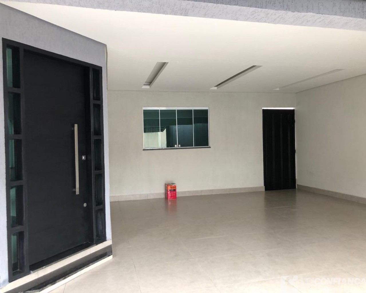 Casa à venda com 3 quartos, 220m² - Foto 4