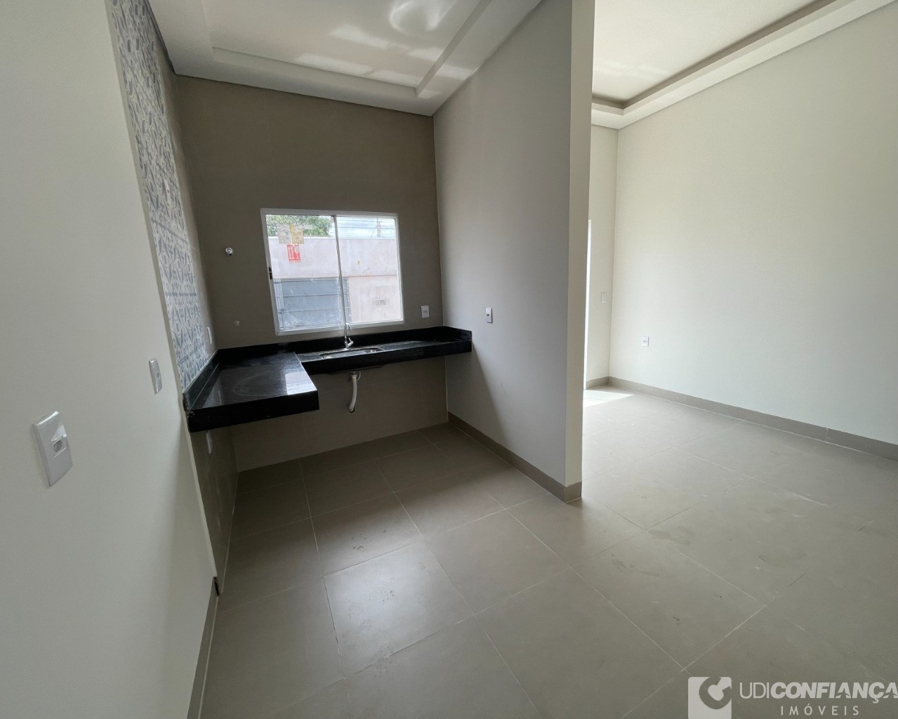 Casa à venda com 2 quartos, 59m² - Foto 1